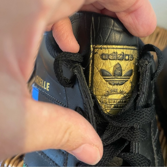 Rare Adidas Gazelle Men’s 11.5 Black Leather Tricolor Style G97299 - Picture 9 of 9